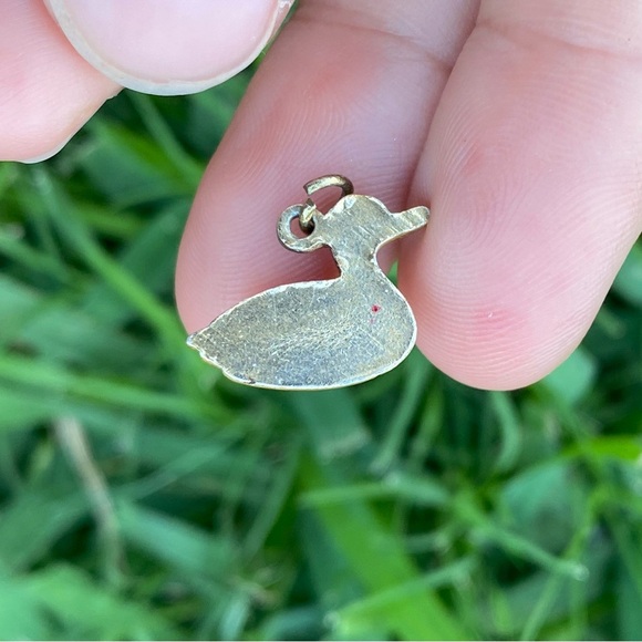 Carved Look Duck Charm - Picture 2 of 2